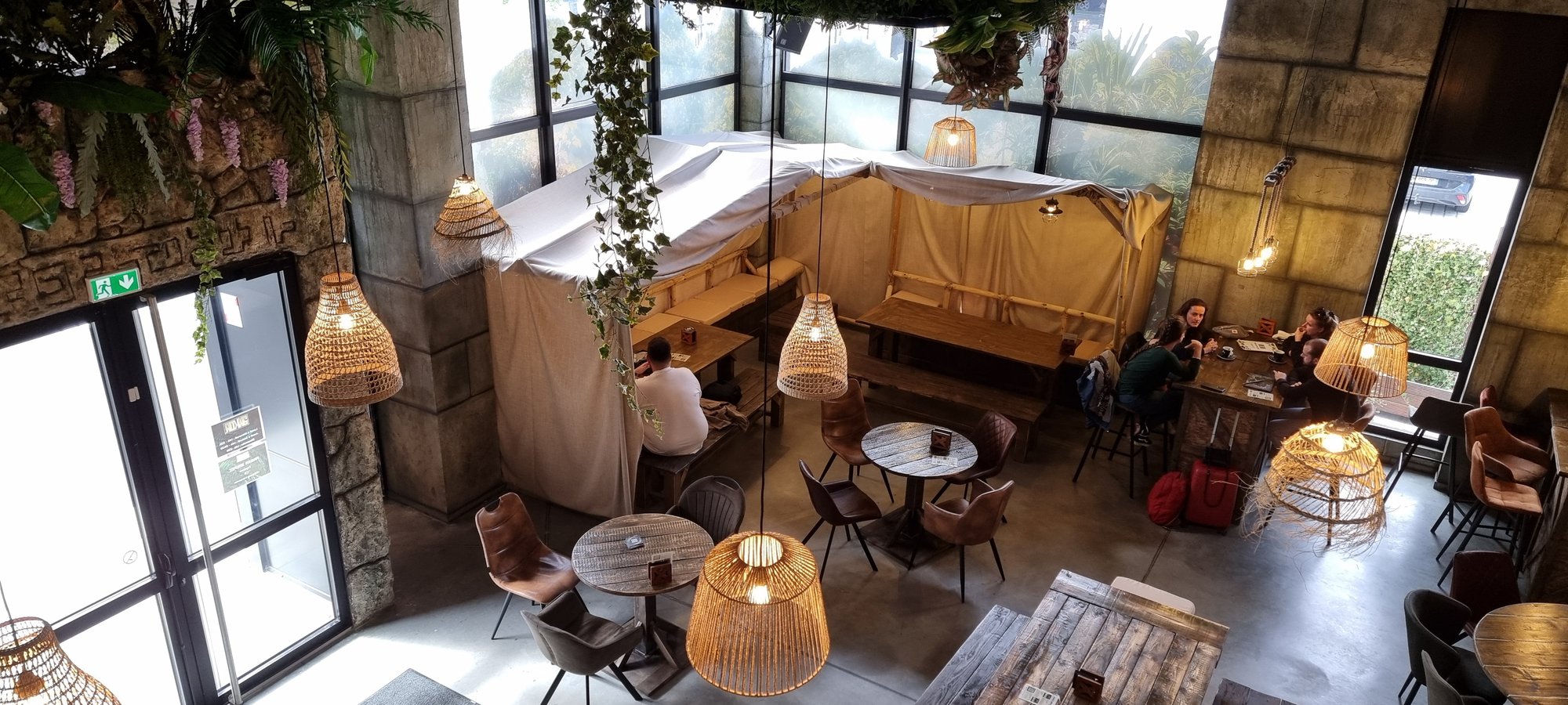 La zone des tentes d'Ankor, vue depuis la mezzanine