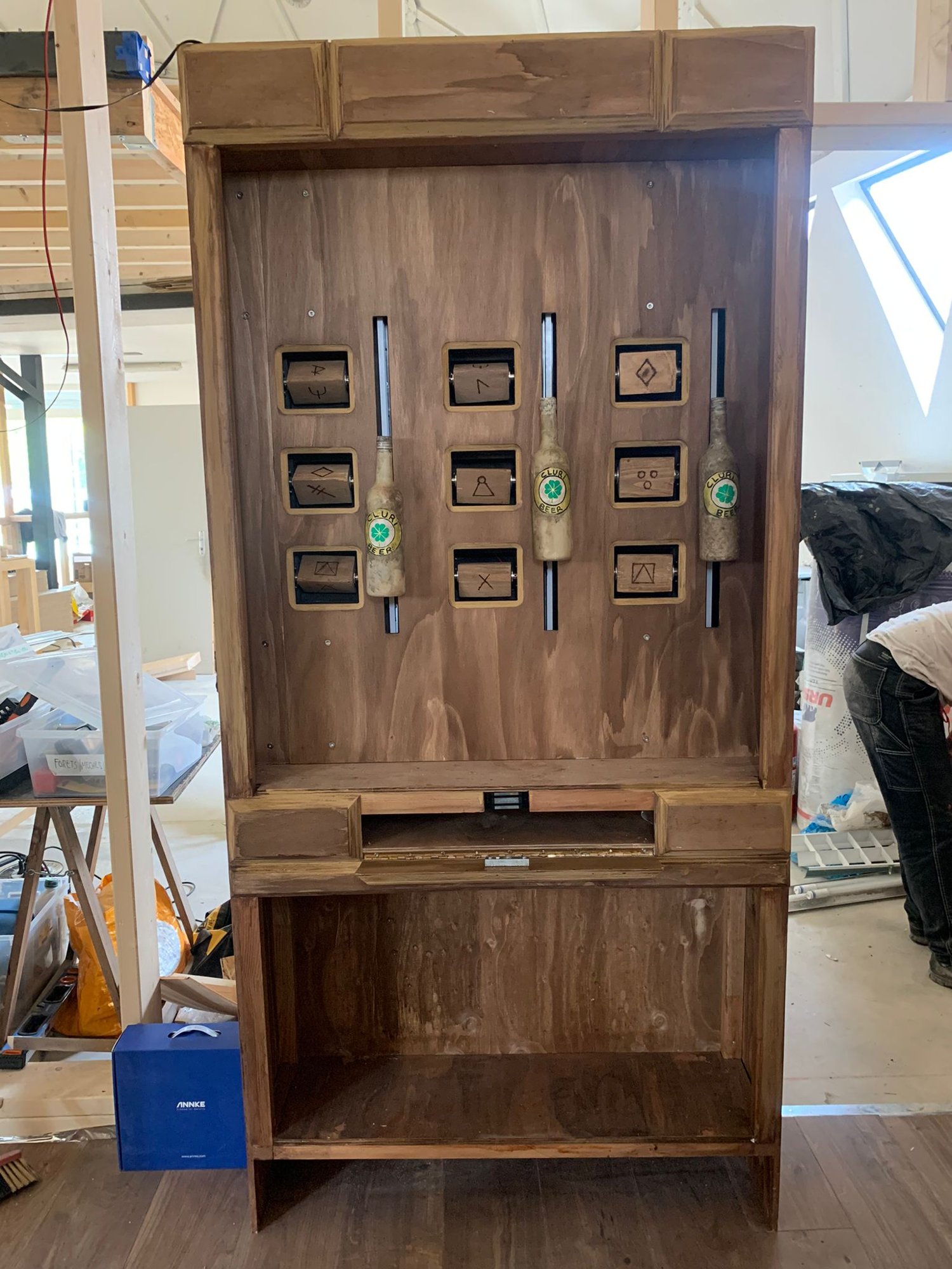 The switch panel cabinet, one room's central mechanism