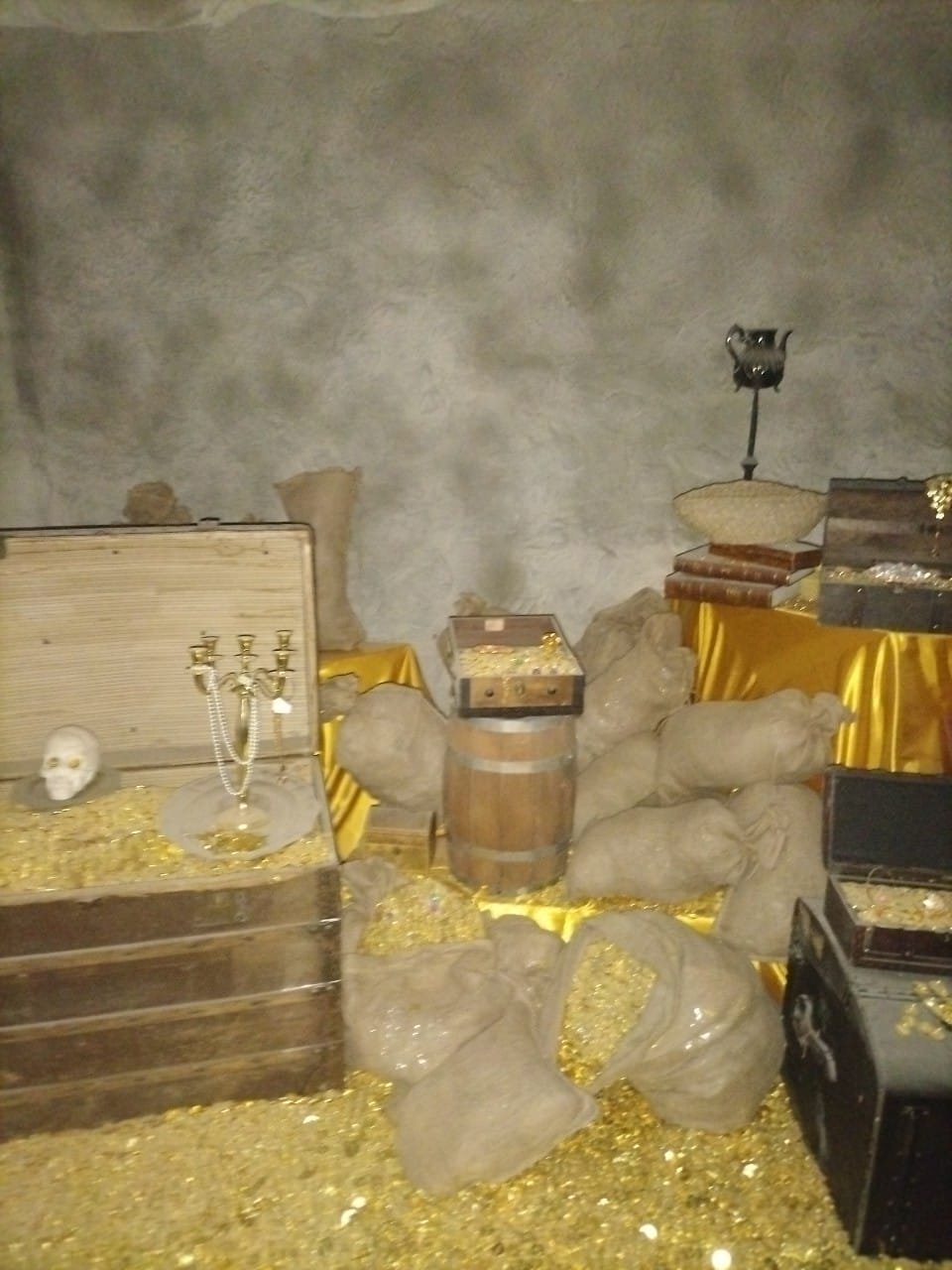 La salle du trésor, coffres et pièces d'or